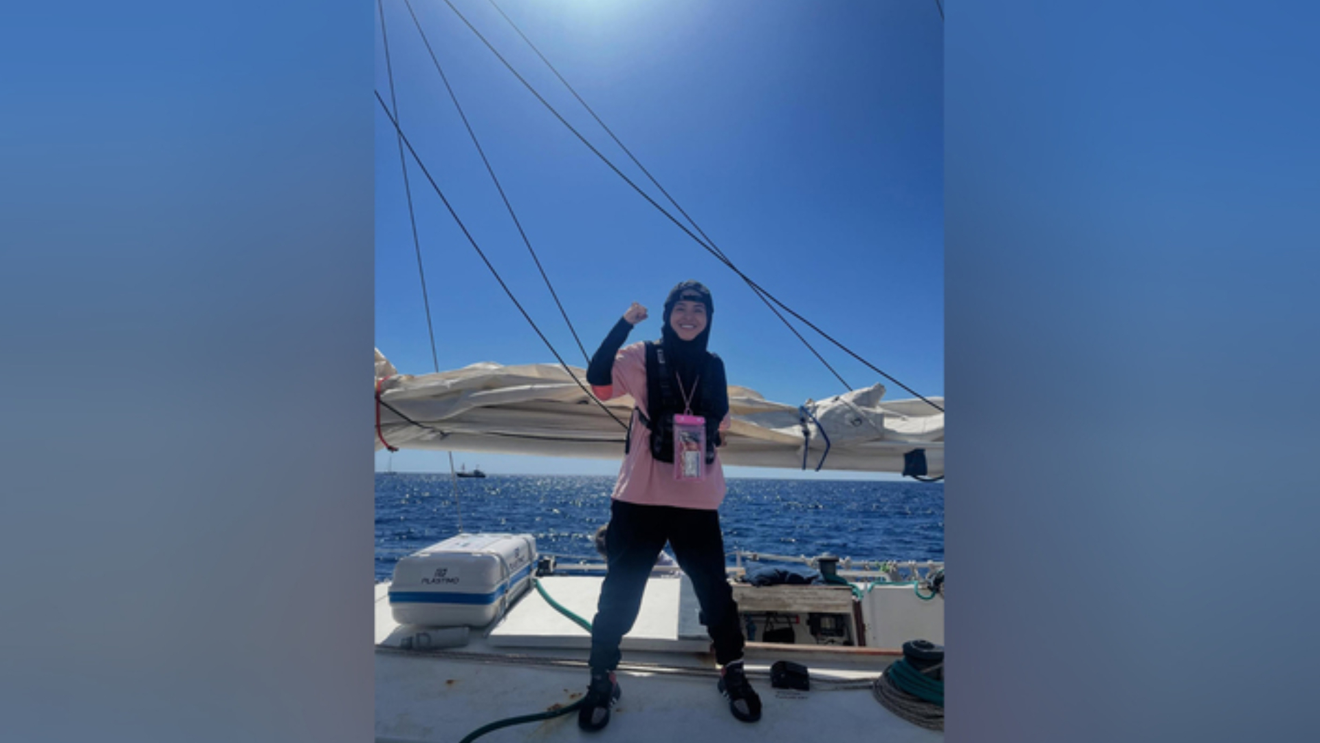 ইসরায়েলি বাহিনীর হাতে আটকের সময় আল্লাহকে স্মরণ করলেন মালয়েশিয়ার অভিনেত্রী